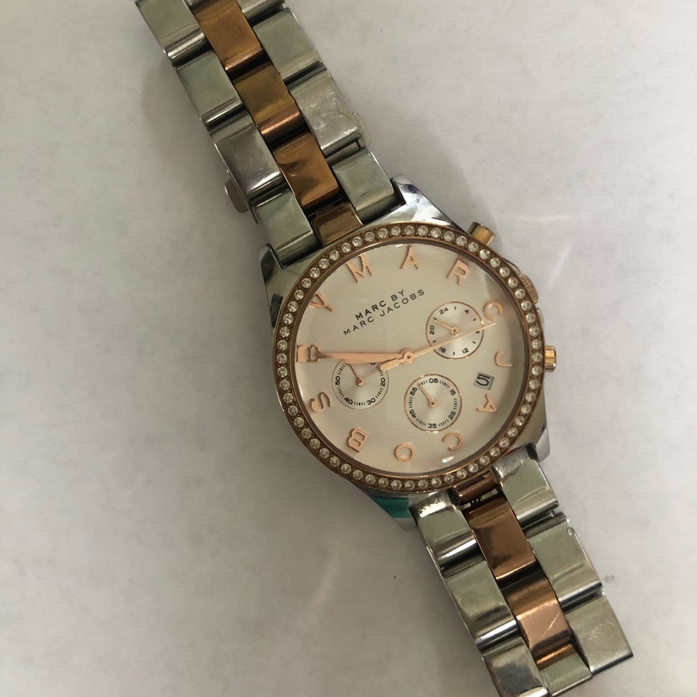 Marc By Marc Jacobs Watch in Silver/Rose Gold